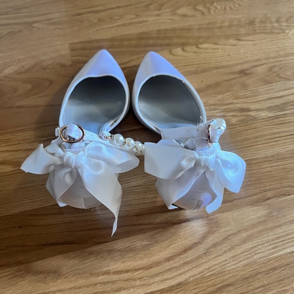 Women’s Pearl ankle strap kitten heels - Picture 2 of 3